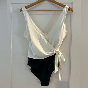 Never worn, brand new Summersalt One-Piece Bathing Suit